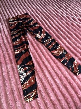 Darc Sport Black & Red Tiger Print Leggings